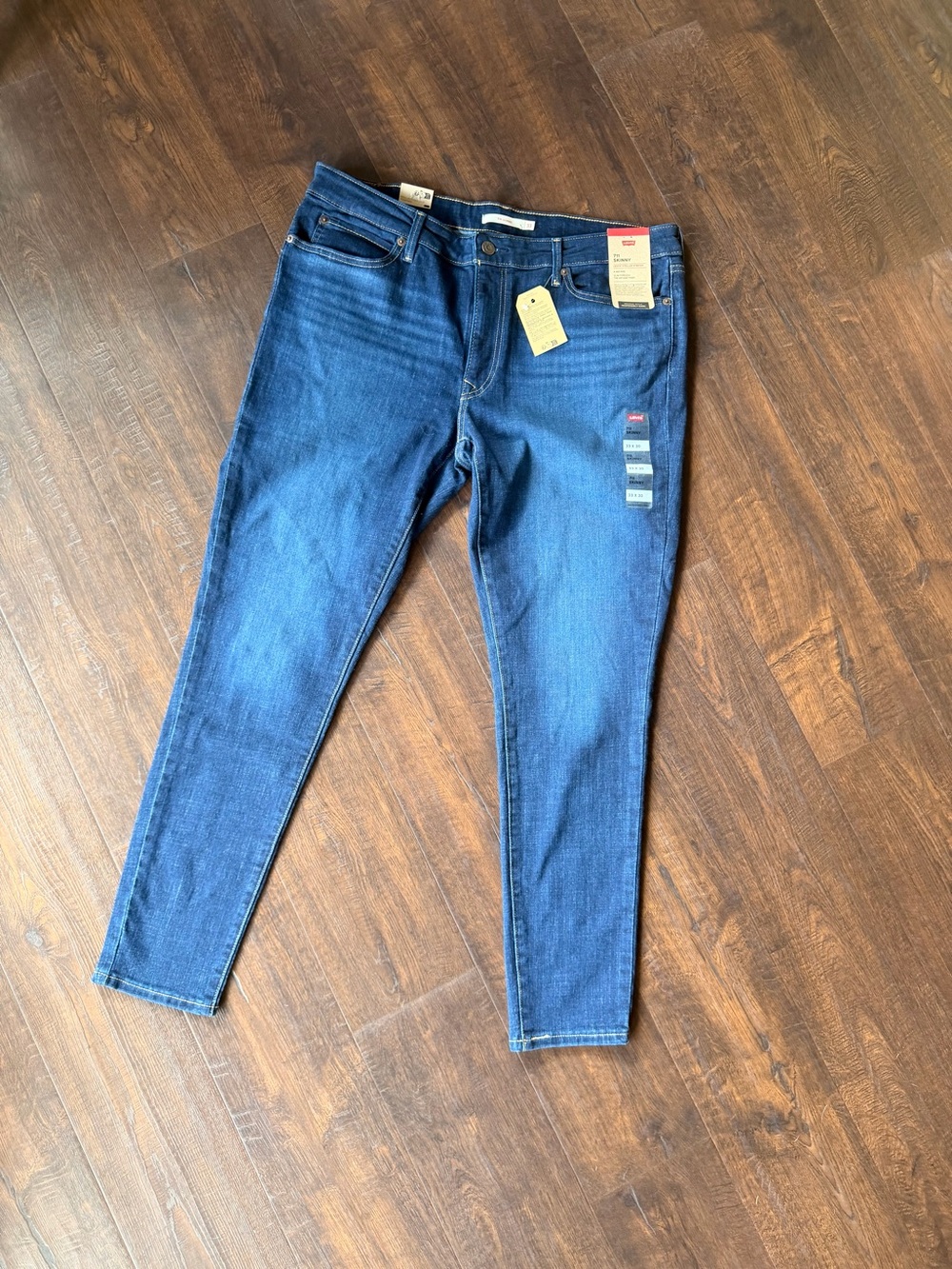 Levi's Women's Dark Blue Skinny Jeans - Classic Stretch Denim